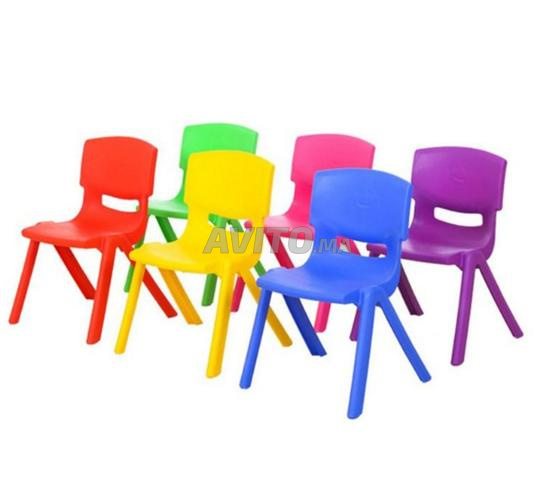 Chaise plastique petit modèle - 2