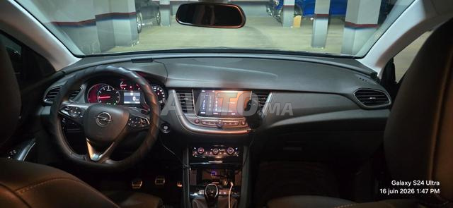 Opel Grandland Diesel Manuelle 2020 à Rabat - 2