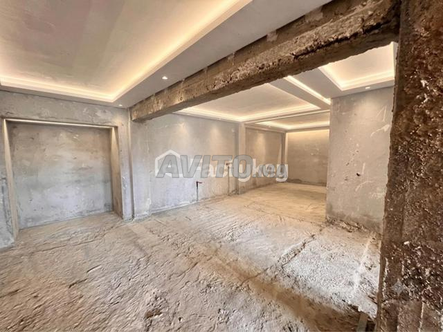 محل تجاري بمساحة 130 متر مربع بالدار البيضاء - 2