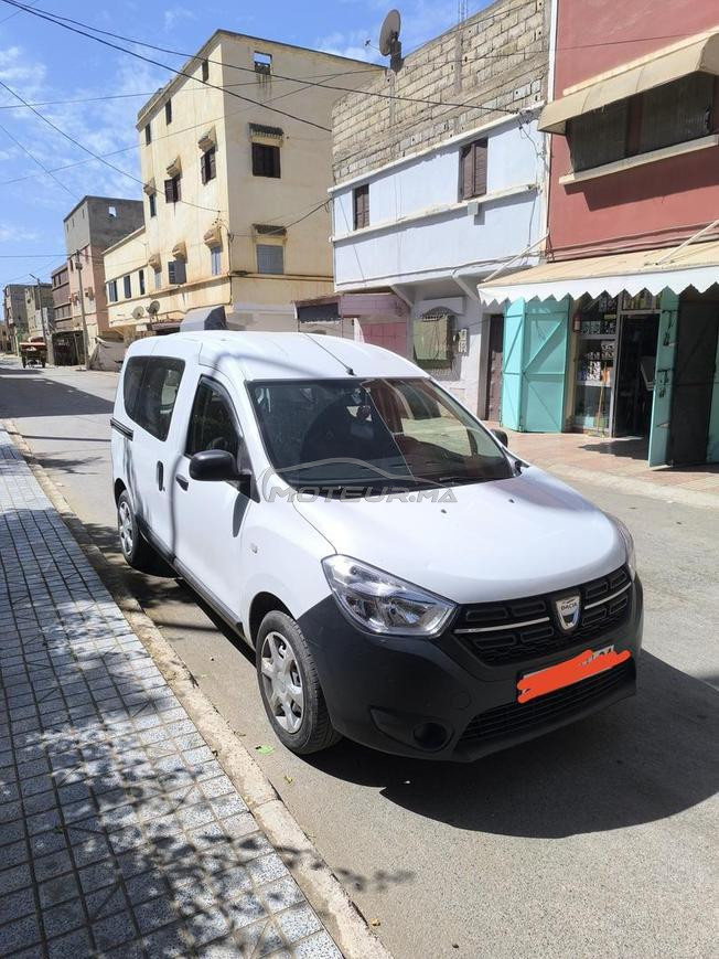 dacia dokker model 2021 premier main cart gris 