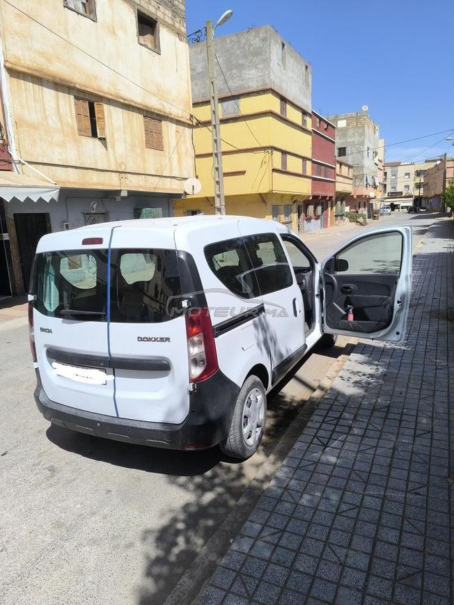 dacia dokker model 2021 premier main cart gris 