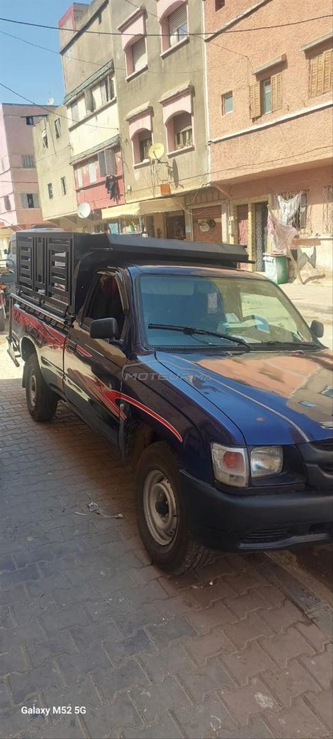 سيارة من نوع تايوتا