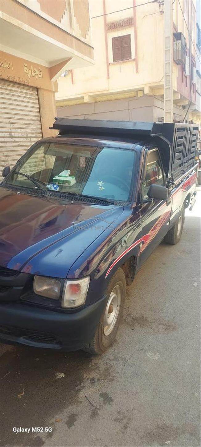 سيارة من نوع تايوتا