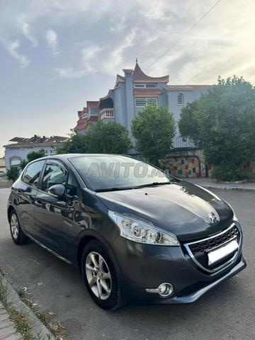 PEUGEOT 208 - 2