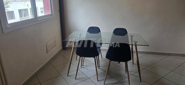 Table à manger en verre avec 4 chaises - 2