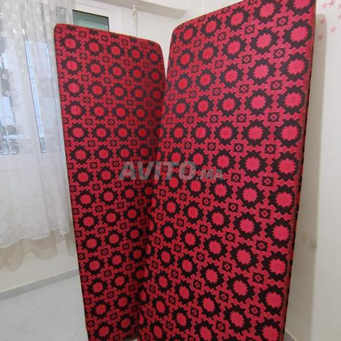 Banquettes Resbonde, tapis, coussins, table - 2
