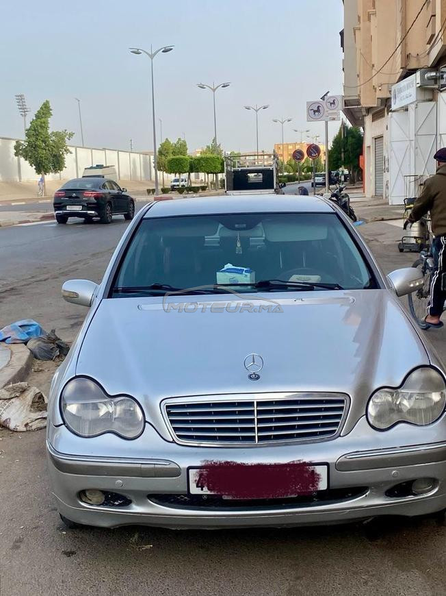 Mercedes-Benz 200 Essence Manuelle 2001 à Oujda