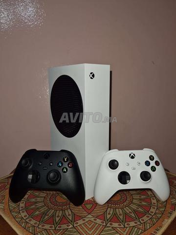 Xbox Series S avec 2 manettes (voir description)