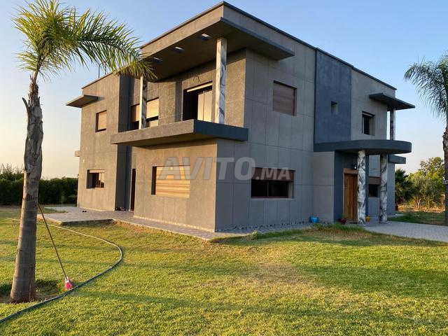 Villa avec terrain 3 hectares - 2