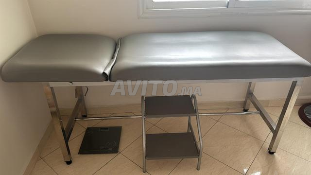 أريكة مع مسند قدم وعربة للبيع - 2