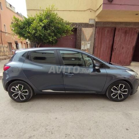 Clio 4 année 2021 très bon état - 2