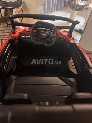 Voiture neuve grande 2 places - 2