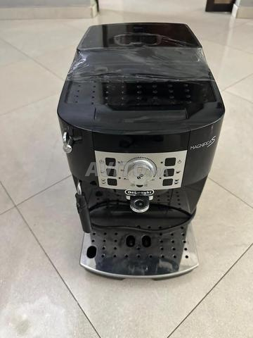 آلة قهوة أوتوماتيكية DeLonghi Magnifica S للبيع