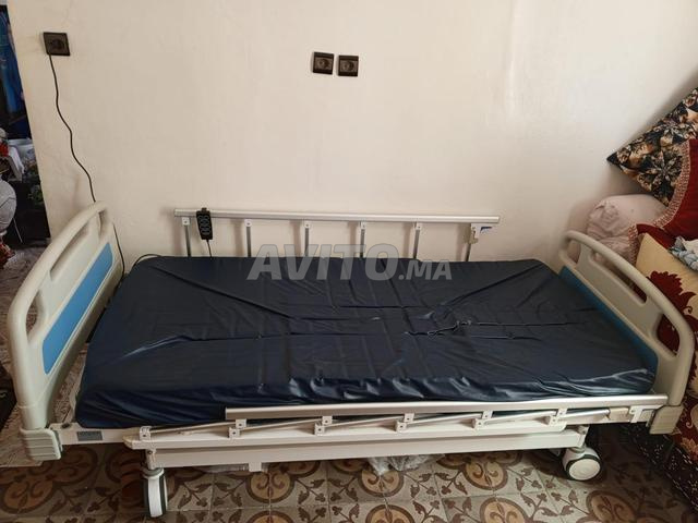 Nouveau lit médical électrique à vendre - 2
