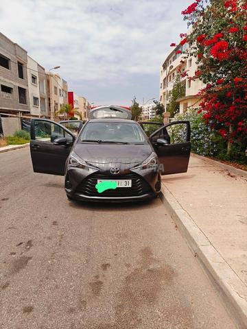 Toyota Yaris 2020 Essence 1er main