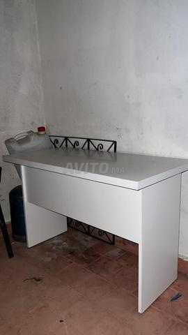 Bureau de travail en très bon état - 2