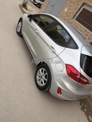 Ford Fiesta à vendre, très neuve - 2