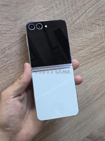 Z Flip 5 5G 256GB 8GB tout est original - 2