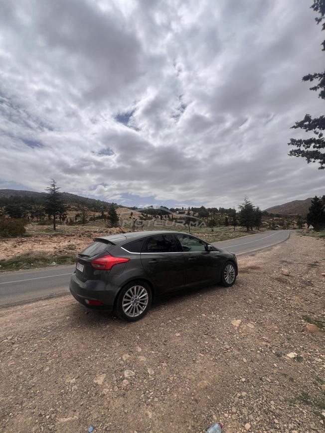 ford focus titanium 