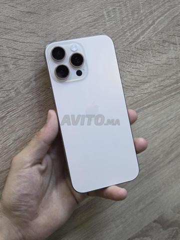 iPhone 16 Pro Max 256 Go Batterie 100% avec sa boîte d'origine