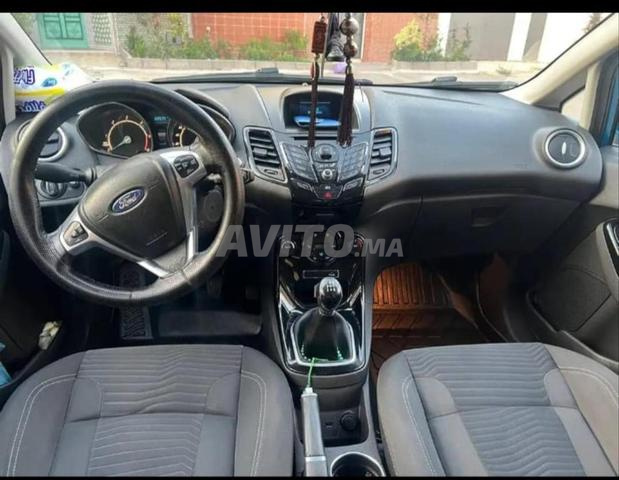 Ford Fiesta bien entretenue - 2