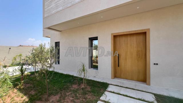 Villa neuve d’Exception avec Piscine à Débordement