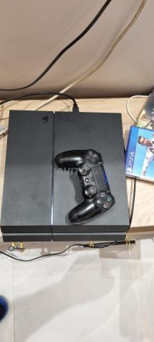 PS4 version 1216 très propre jamais ouverte avec 7 jeux - 2