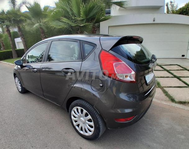 Ford Fiesta faible kilométrage - 2