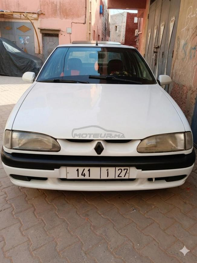  R19 للبيع، السيارة بحالة جيدة وتستعمل يوميًا، 