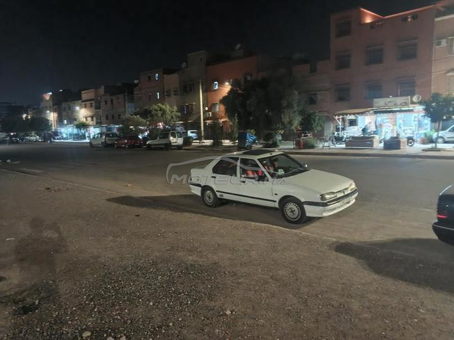  R19 للبيع، السيارة بحالة جيدة وتستعمل يوميًا، 