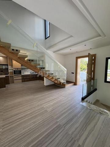 Villa 3 façades à louer à Bir Rami Est – Kénitra