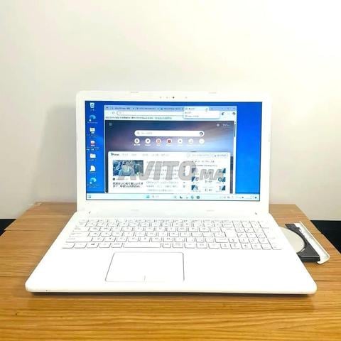 Asus Ram 8 disque SSD batterie 4h écran 15