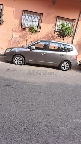 Kia Carens - 2