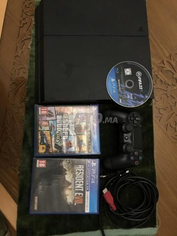 PS4 أونلاين 500 جيجا أو يد أصلية و 3 أقراص
