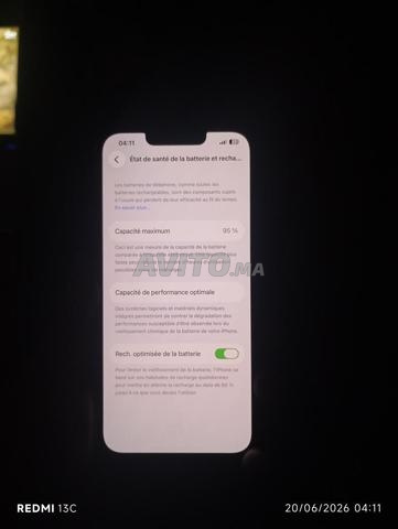 iPhone 13, état neuf - 2