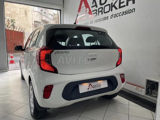 KIA PICANTO manuelle Essence 2022 à Casablanca - 2
