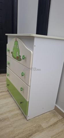 Commode enfant 4 tiroirs en bon état - 2