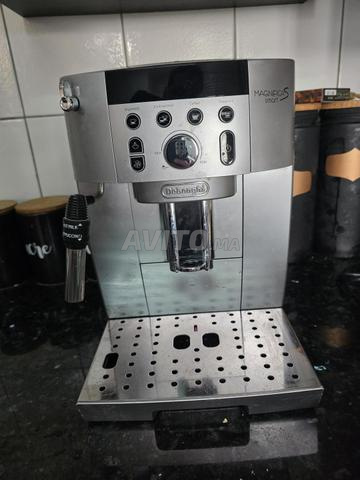 Machine à café automatique Delonghi - 2
