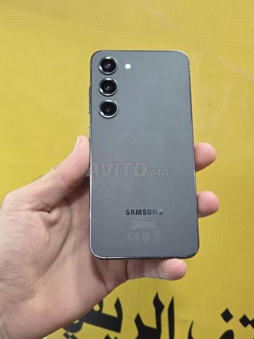 Samsung S23 128GB 8 RAM tout est original propre
