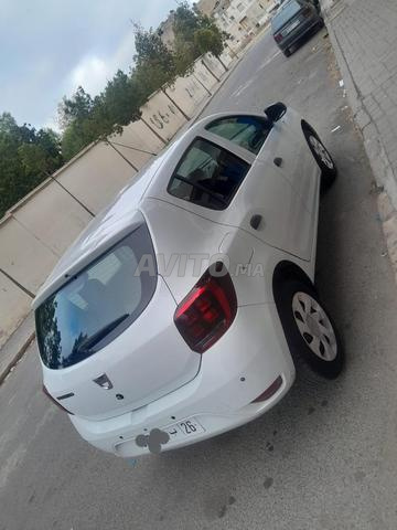 Dacia Sandero Essence Manuelle 2019 à Laâyoune - 2