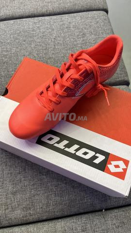 Chaussures de foot codas 400dhs T42 neuves marque LOTTO - 2