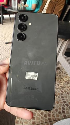 Samsung S24 FE neuf - 2