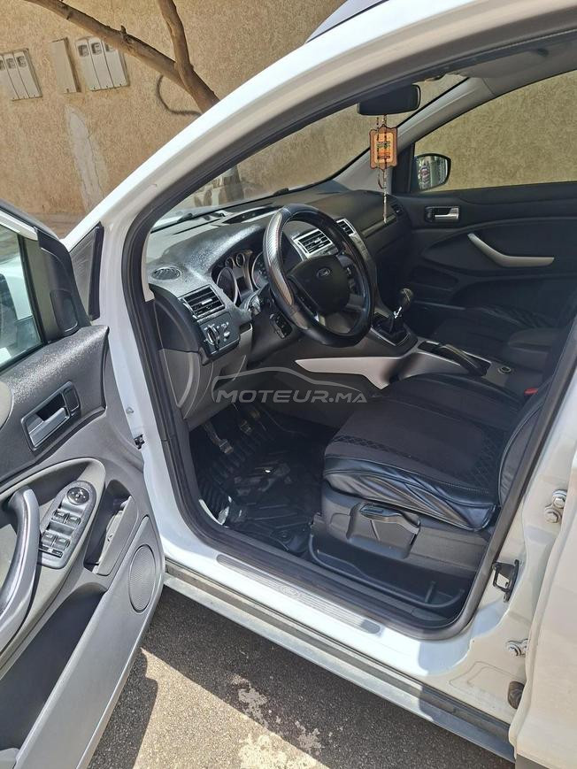 ford kuga contacté sur whatsap 