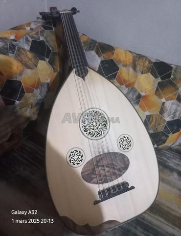 عود موسيقي احترافي للبيع