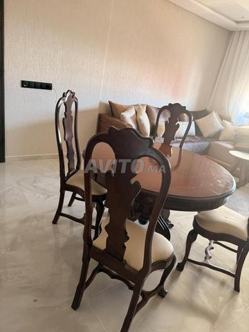 طاولة طعام مع 4 كراسي - 2