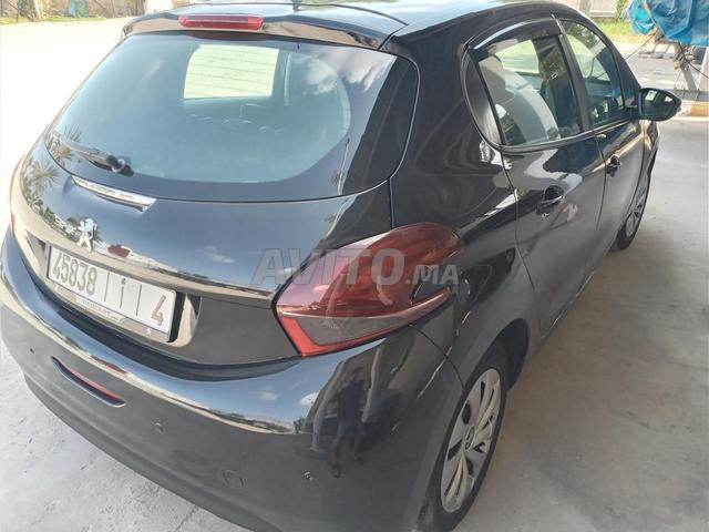 Peugeot 208 - 2