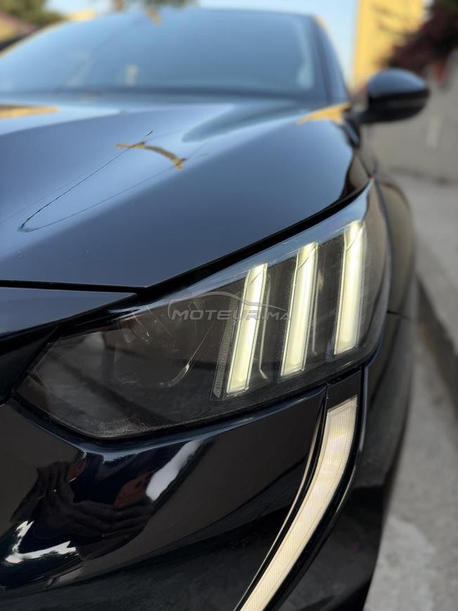 Peugeot 208 automatique 2021