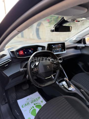 Peugeot 208 automatique 2021 - 2