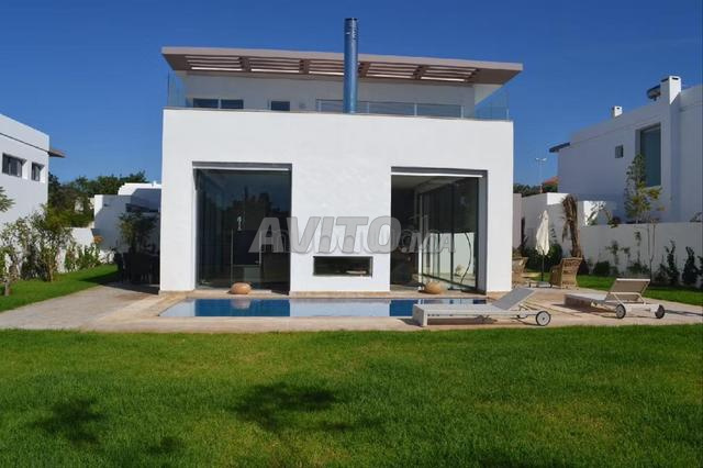 VILLA 1000M² À LOUER À ANFA SUPÉRIEUR - 2