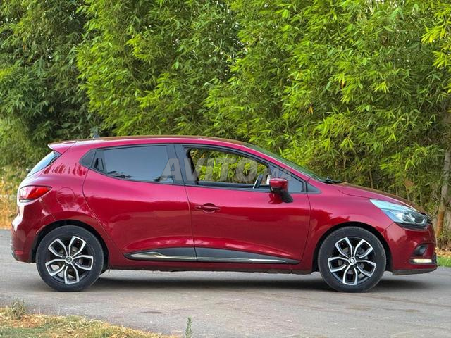 Clio 4 2021 km 74 très bon état  - 2